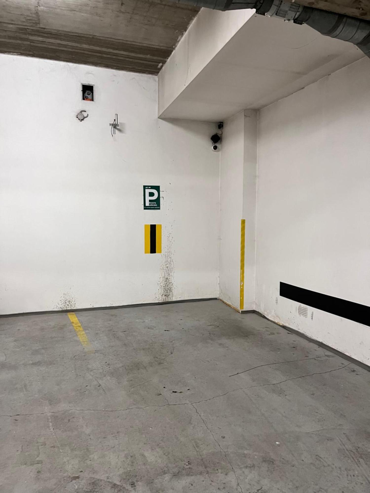 City Centre Apartment With Parking Praga Esterno foto