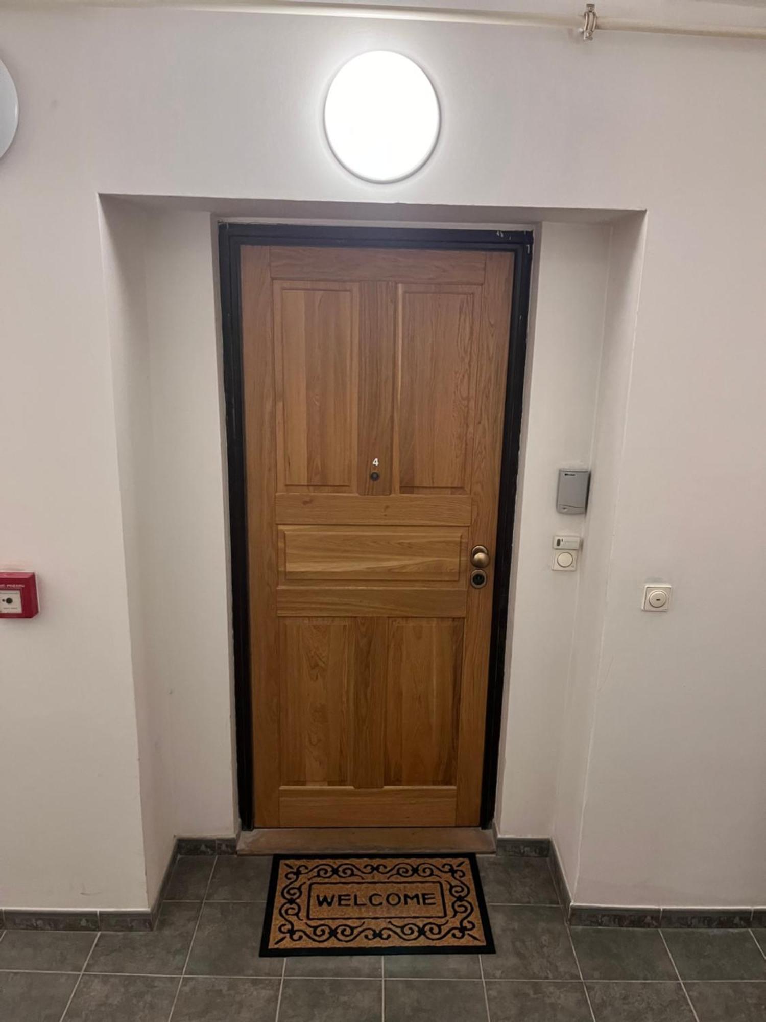 City Centre Apartment With Parking Praga Esterno foto